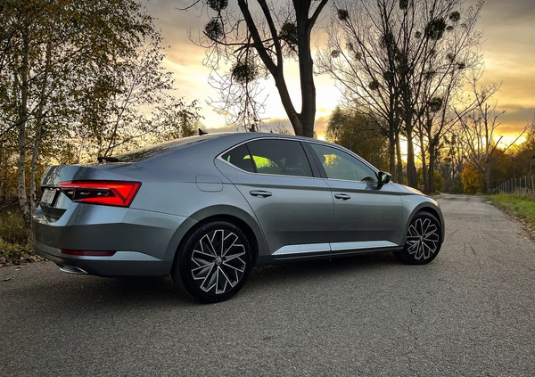 Skoda Superb cena 89900 przebieg: 220000, rok produkcji 2019 z Bytom małe 466